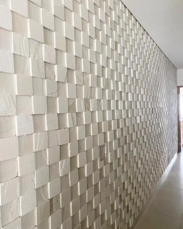 Parede interna revestida com Pirenópolis 10x10 branca em cubos